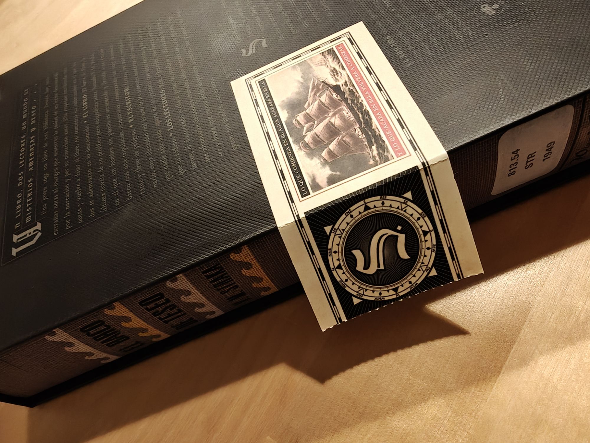 El Barco de Teseo: Sello